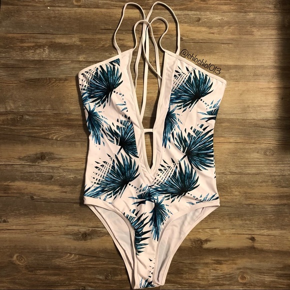 Other - 🌴Ships Now🌴Blue & White Leaf Deep V Monokini